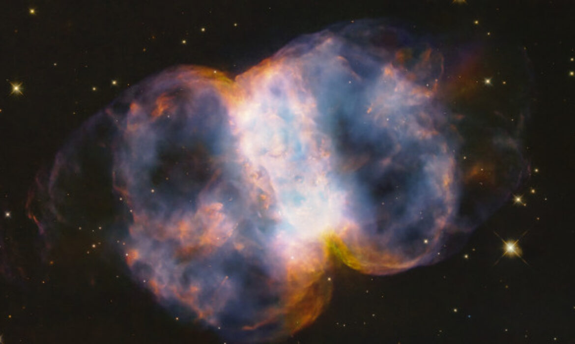 Missão Hubble celebra 34 anos com nova fotografia de galáxia